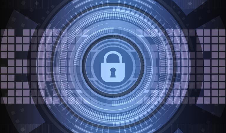 Ett hänglås ovanpå en grafisk visualisering av data.