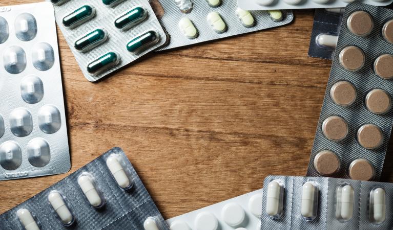 Många olika typer av piller 